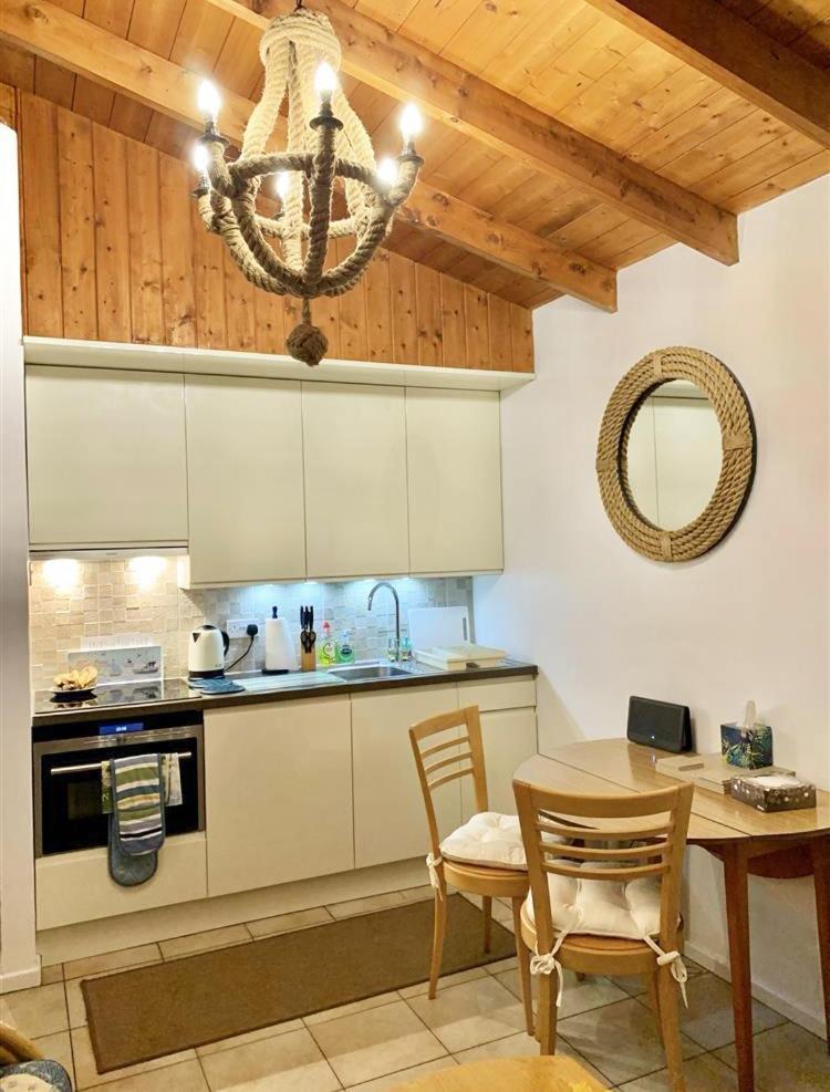 Harbour Haven: Spectacular Views Appartement Porthmadog Buitenkant foto