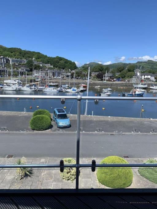 Harbour Haven: Spectacular Views Appartement Porthmadog Buitenkant foto